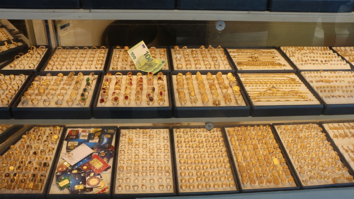 Savaş gerilimi altını hareketlendirdi: Adıyamanlı Kuyumcu Osman Gözcü hareketliliği değerlendirdi  - Videolu Haber