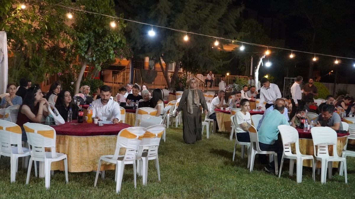 SES Adıyaman Şubesi ‘Dayanışma Gecesi’nde sağlık emekçilerinin sorunları gündeme taşındı  - Videolu Haber