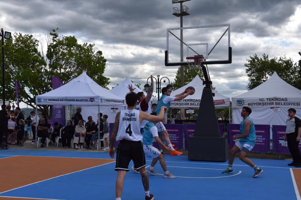 TEKGENÇFEST’te 3x3 Sokak Basketbolu Turnuvasına Yoğun İlgi
