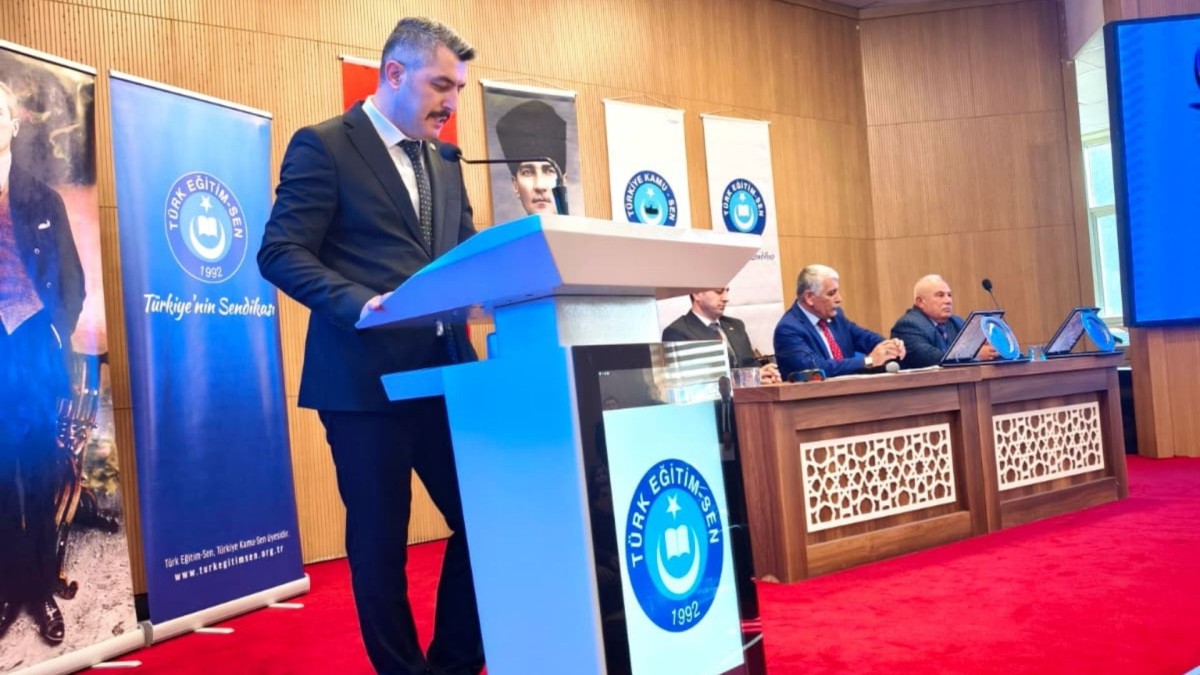 Türk Eğitim-Sen Başkanı Ertaş: ‘Baba evlatları arasında ayrım yapmaz!’