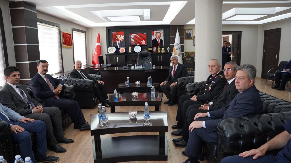 Vali Küçük’ten Kahta Belediyesi’ne ziyaret