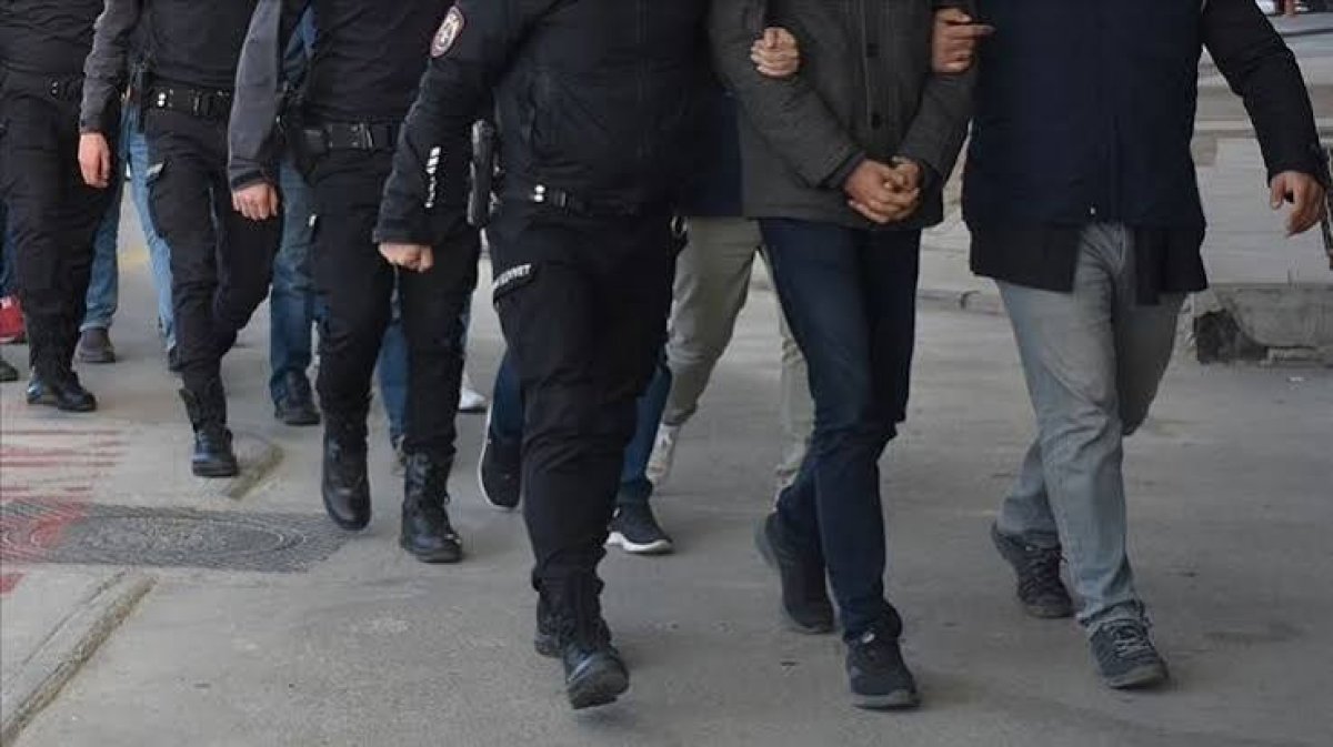İstanbul'da organize suça operasyon: Aralarında gümrük memuru, avukat ve polis gibi kamu görevlileri var